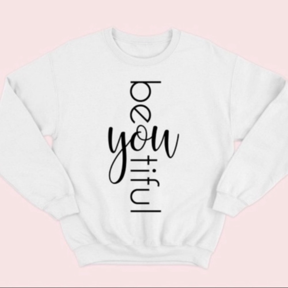 Women’s Everyday Casual & Comfy White Graphic Sweater Size Small